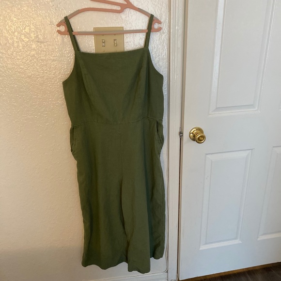 Old Navy Jumpsuit - Picture 2 of 3